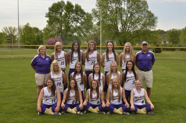 2013 Muscatine Softball team photo
